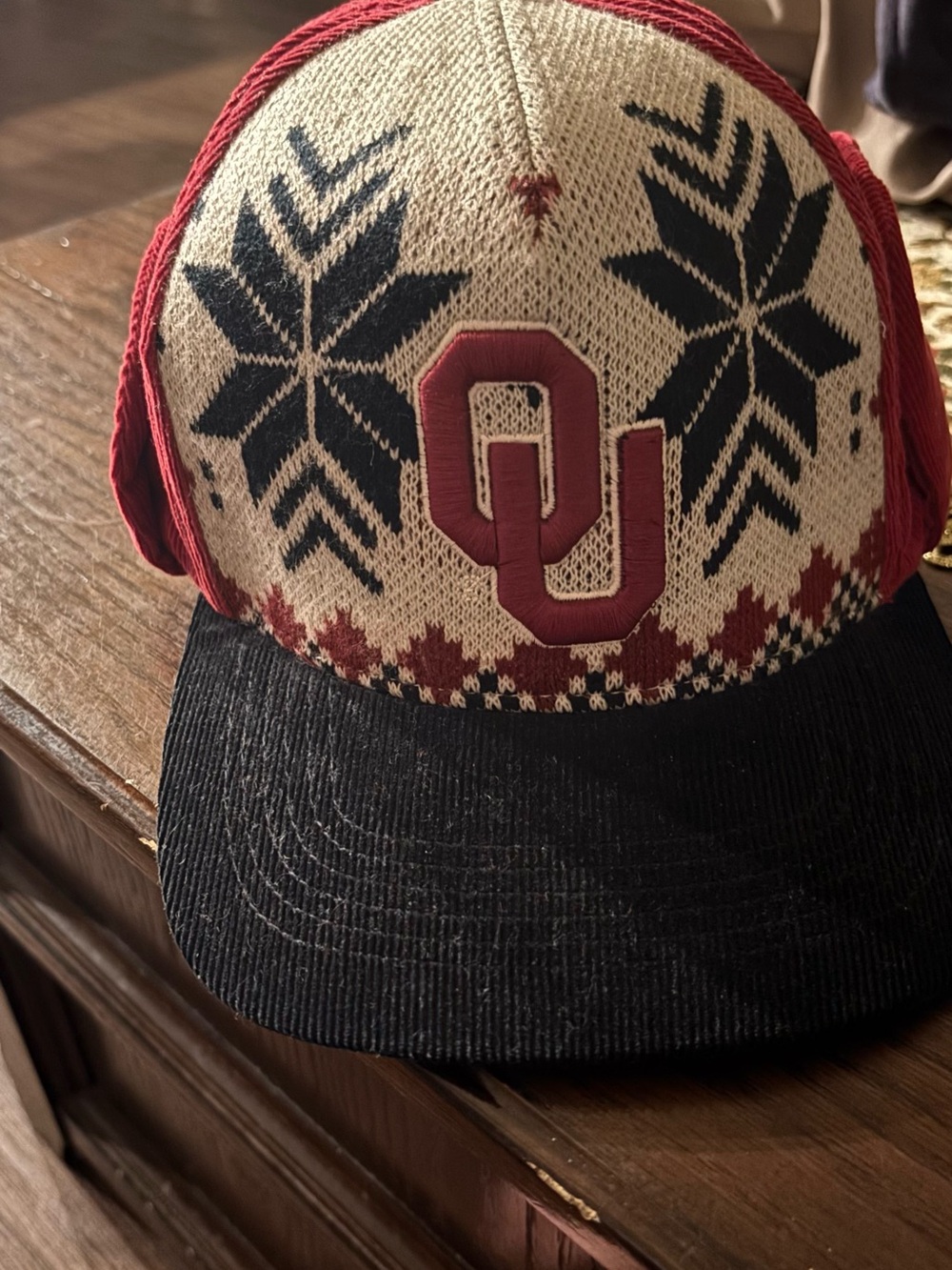 Rare Unique Oklahoma Sooners OU Trapper Hat Ear Flap Winter Cap Top Of The World